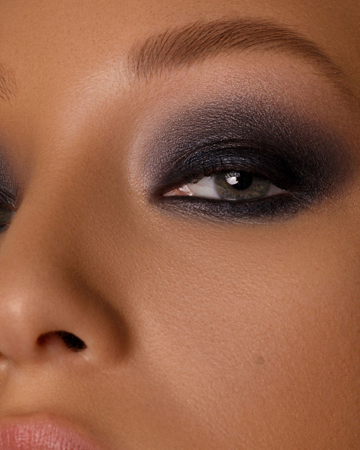 Obsidian | Ash and Ember Eye Soot - Rituel de Fille